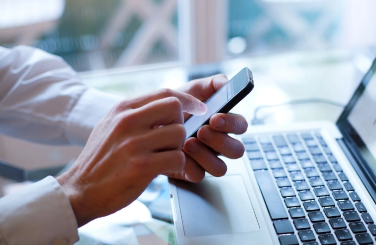 Reuniting Lost Phones with Owners: Location-Tracking Tech Explained
