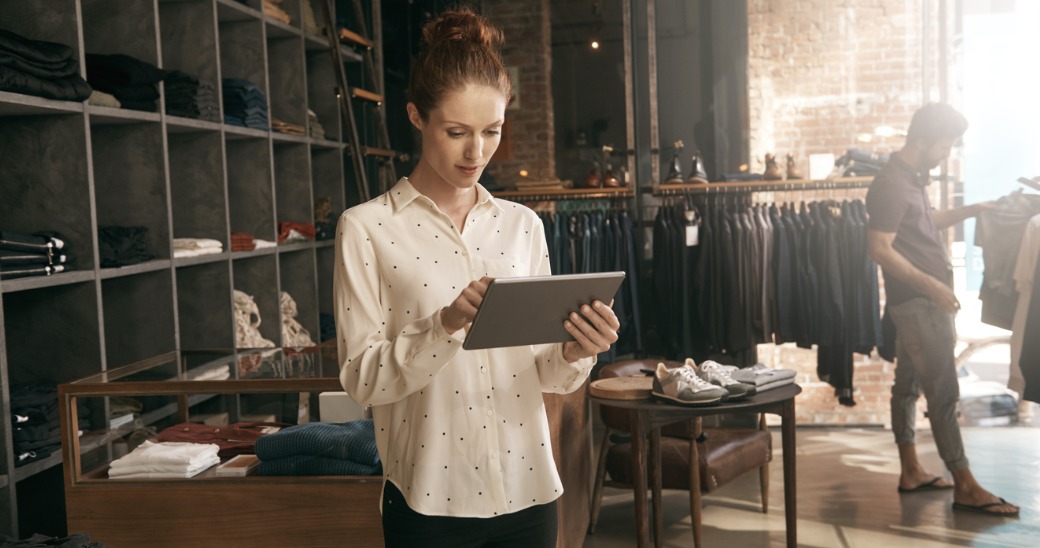 Best Frontline Communication Tools Compared: 5 Ways to Keep Teams Connected