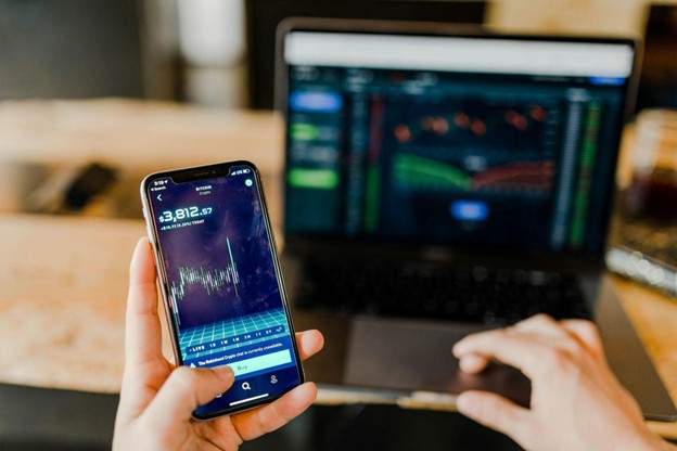 The Role of Real-Time News Data in Modern Investment Apps